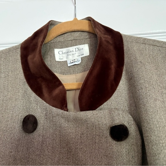 Vintage Christian Dior Double Breasted Brown Blazer Velvet Collar/Cuffs Sz 14 - Picture 3 of 9